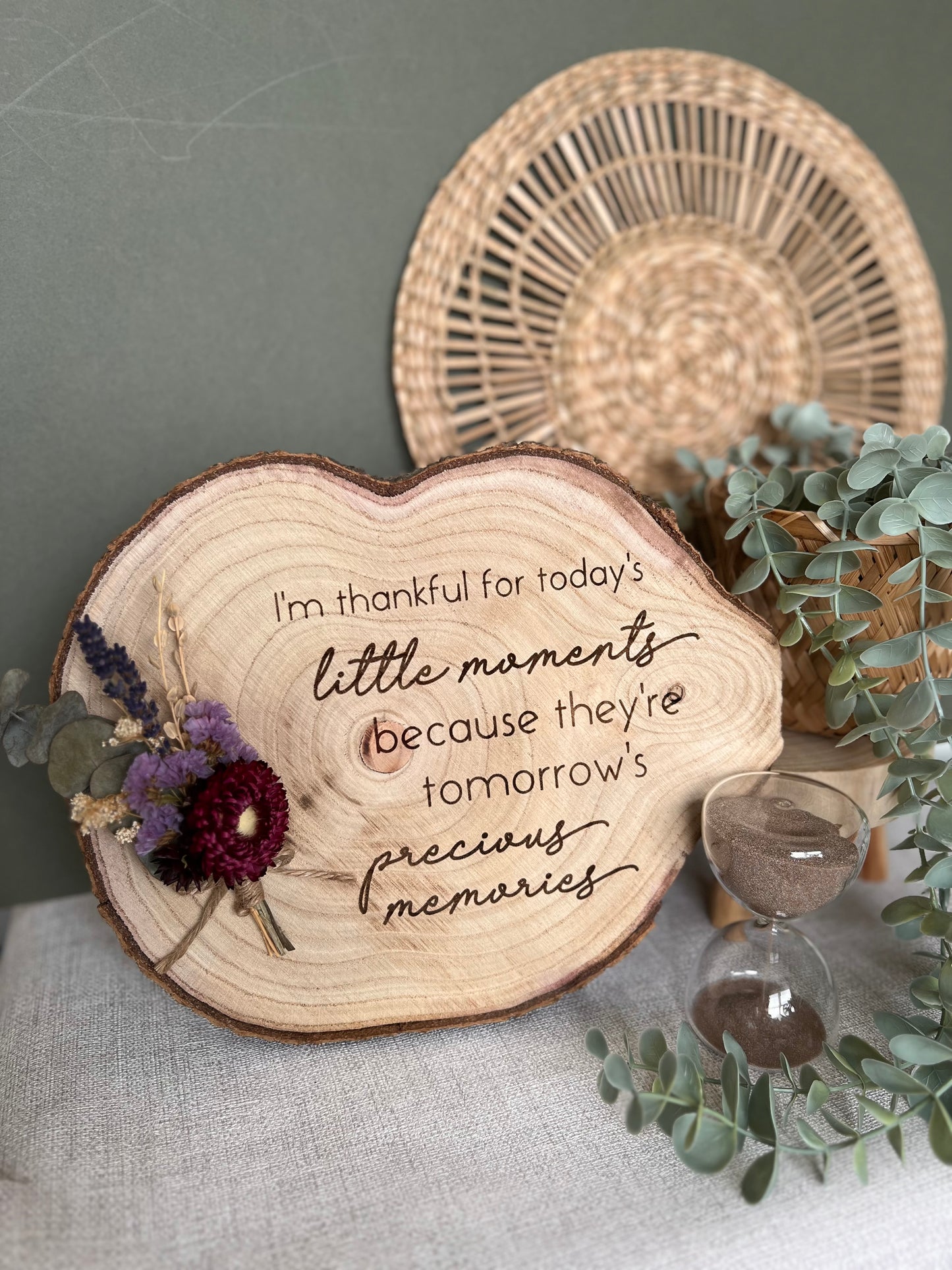 Precious memories wooden plaque with dried flowers