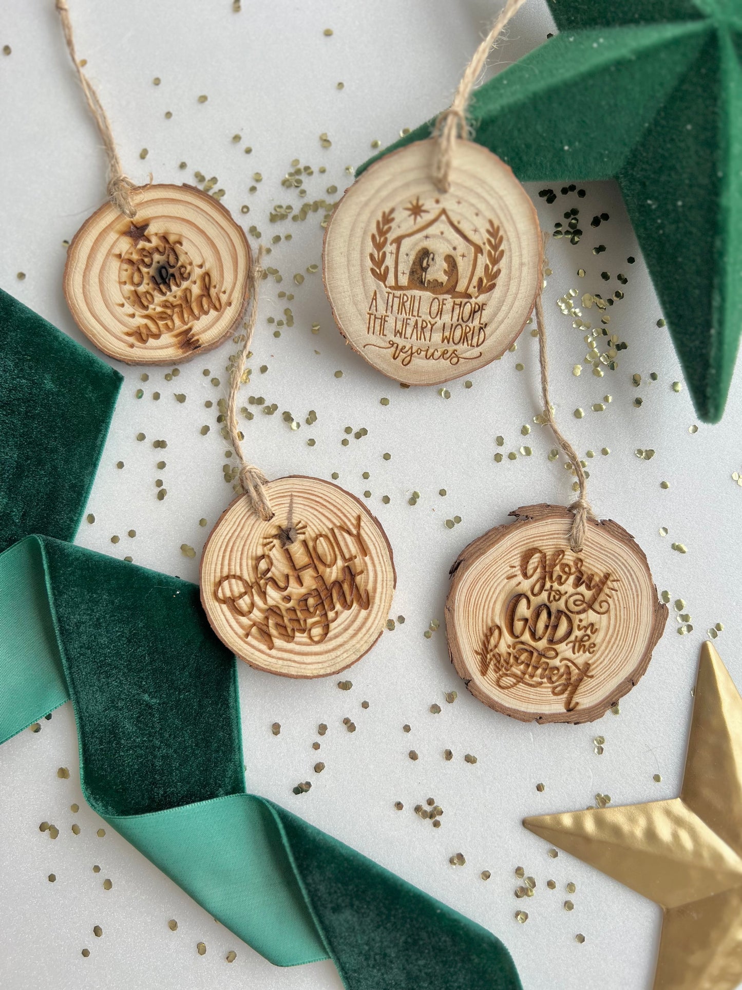 Engraved diffuser tree decorations set - CAROLS