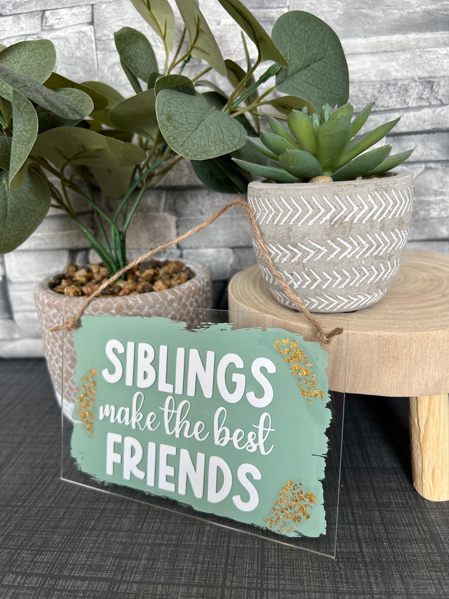 Siblings hanging plaque