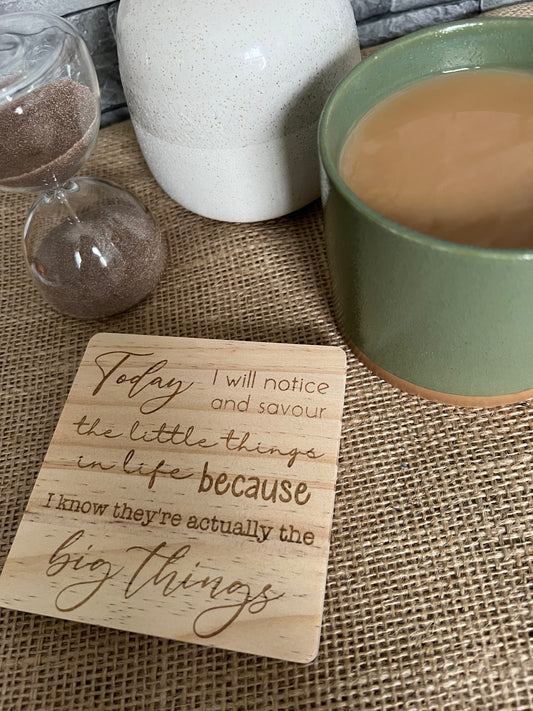 Engraved wooden coaster “the little things”