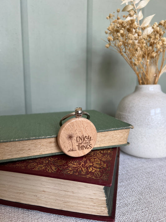 Enjoy the little things engraved keyring