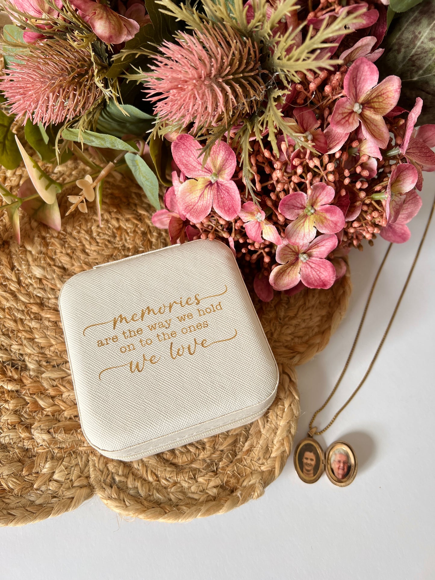Memories jewellery box (off-white)