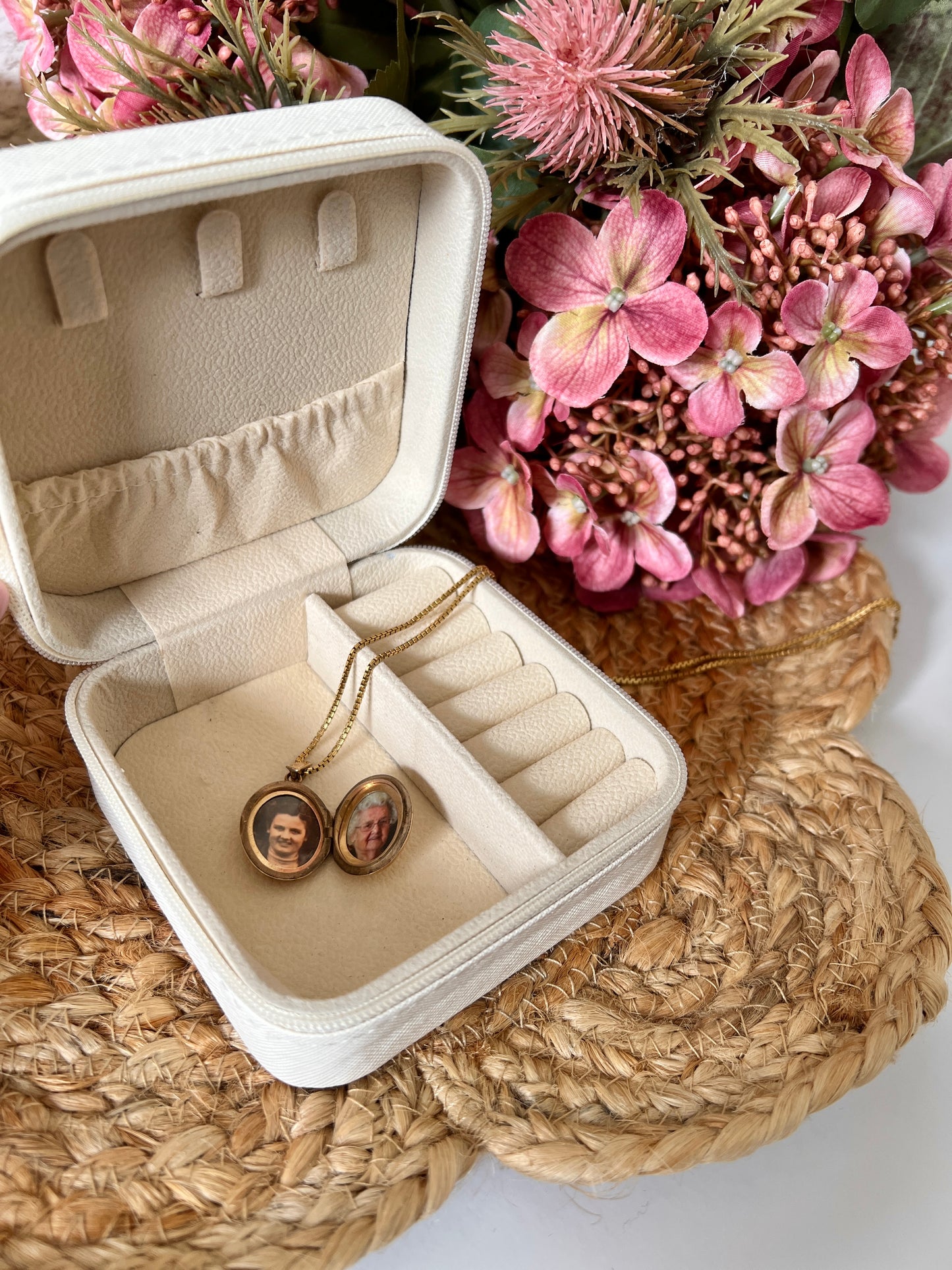 Memories jewellery box (off-white)