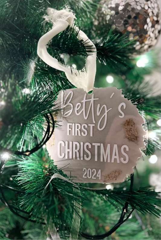 Design your own 4” acrylic Christmas decoration