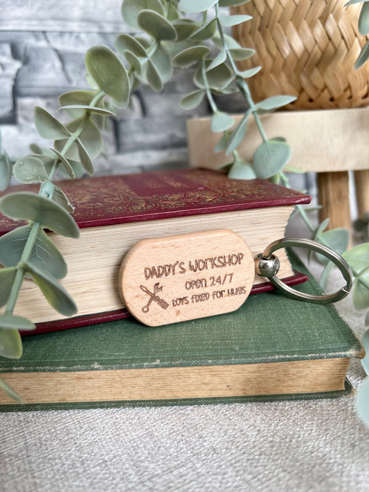 Daddy's workshop engraved wooden keyring