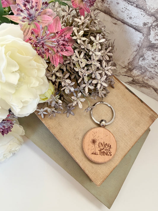 Enjoy the little things engraved keyring